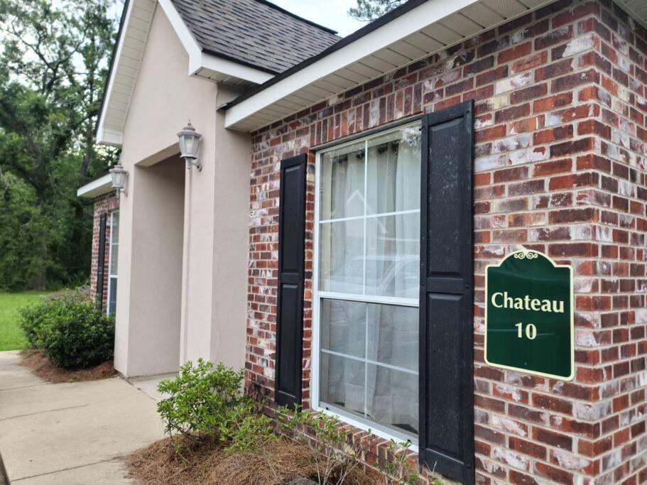 Chateau 10 Hammond Bagian luar foto